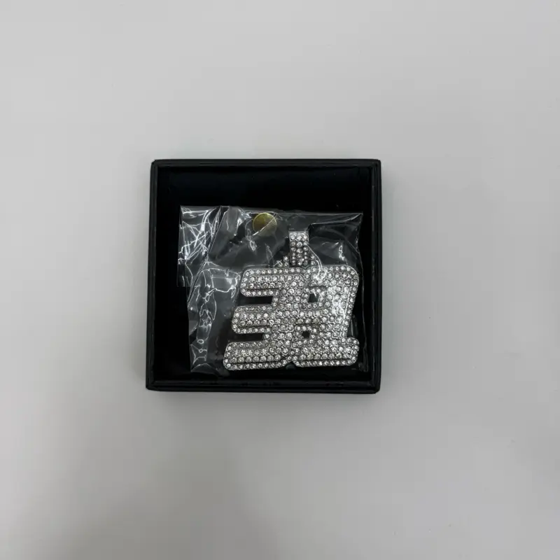 31 Hats “2nd Anniversary / Segundo Aniversario Dije/ Pendant “