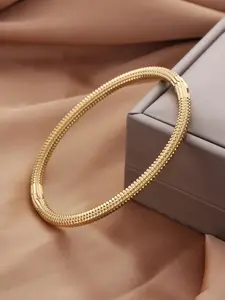1pc 18k Gold Plated Stainless Steel Cuff Bracelet, Fashionable Waterproof Wristband, Ideal for Daily Wear, Vacation, Parties