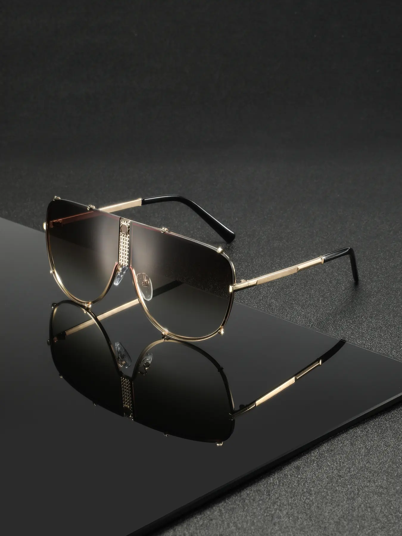 Women's Metal Fashion Glasses, Trendy Street Style, Retro Large Frame, Unisex, Suitable for All Face Shapes, High-End Decorative Eyewear, Aviator Shades, Casual Stylish Glasses, Fashionable Sunglasses, Trendy Styling Sunglasses