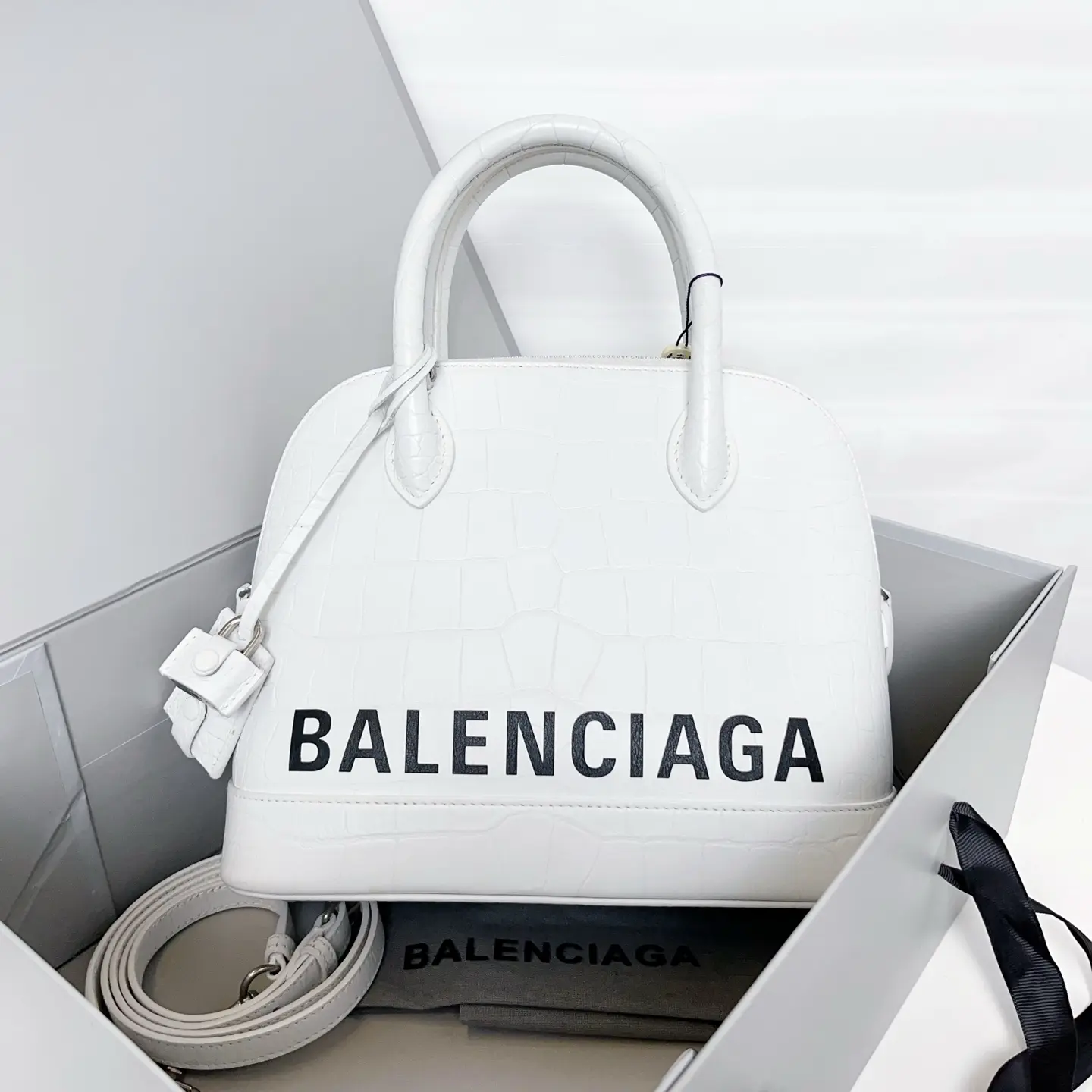 Pre-owned Balenciaga luxury bag 0724Kl/	C19485616806