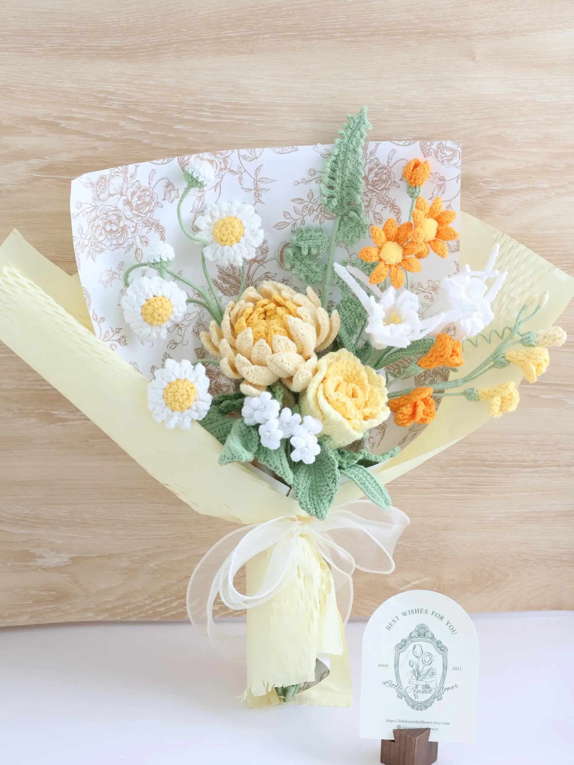 Crochet Dahlia bouquet, hand made, personalized gift for girl friend, home decoration, knitted Rose flower, forever flower, Dahlia bouquet