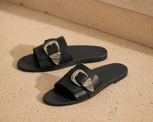 BLACK SADDLE SLIDES
