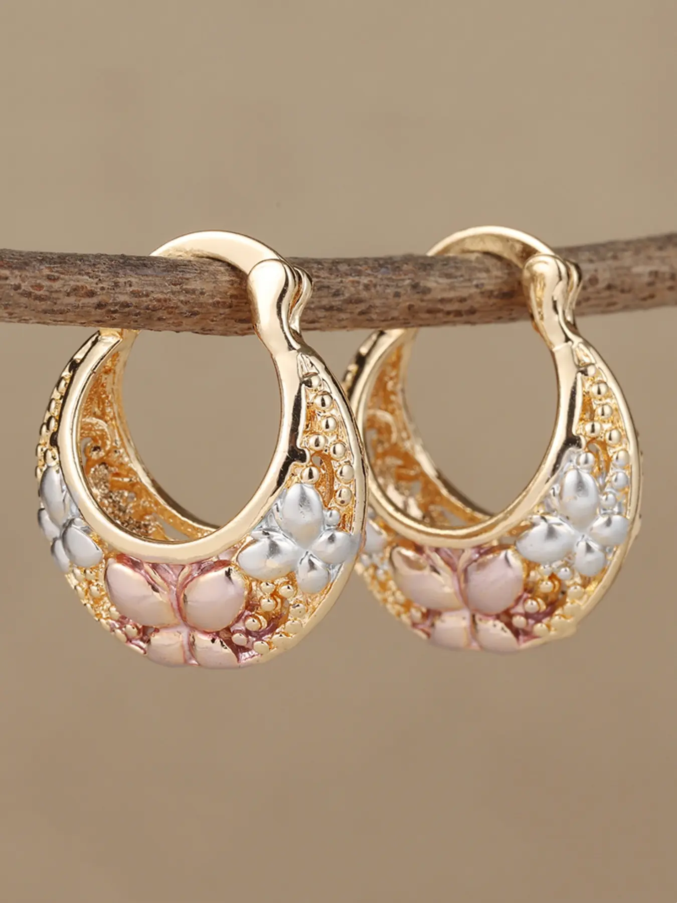 A Pair of Elegant and Simple Style Colored Butterfly Hollow Half Moon Pendant Earrings, Women's Handmade Accessories Suitable for Travel and Vacation, The Perfect Gift for Women, High Quality Earrings