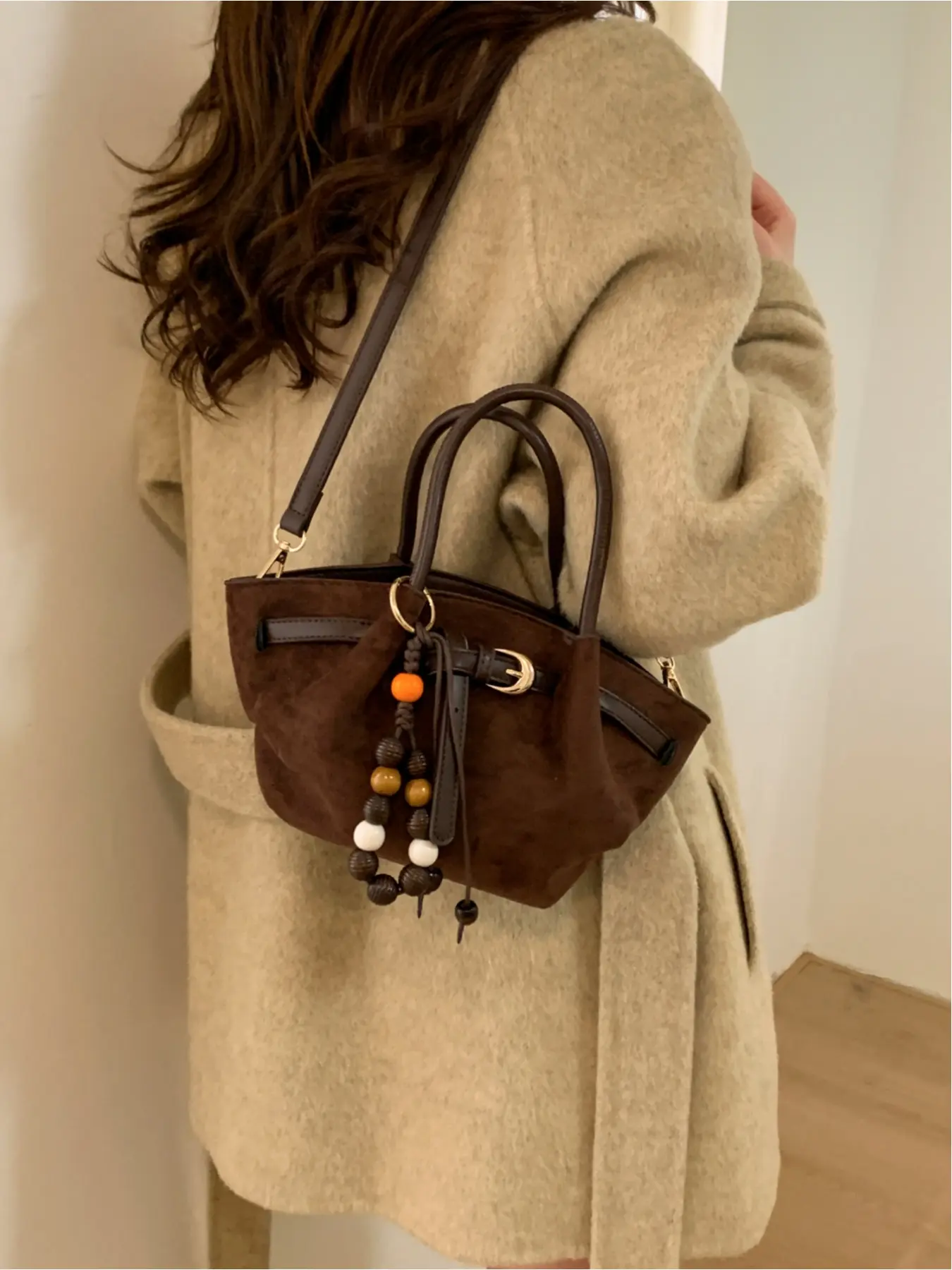 Korean-style retro brown dumpling bag, 2025 fashionable shoulder 