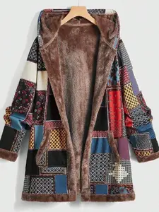 A women's geometric print hooded long-sleeved warm plush coat, casual and versatile