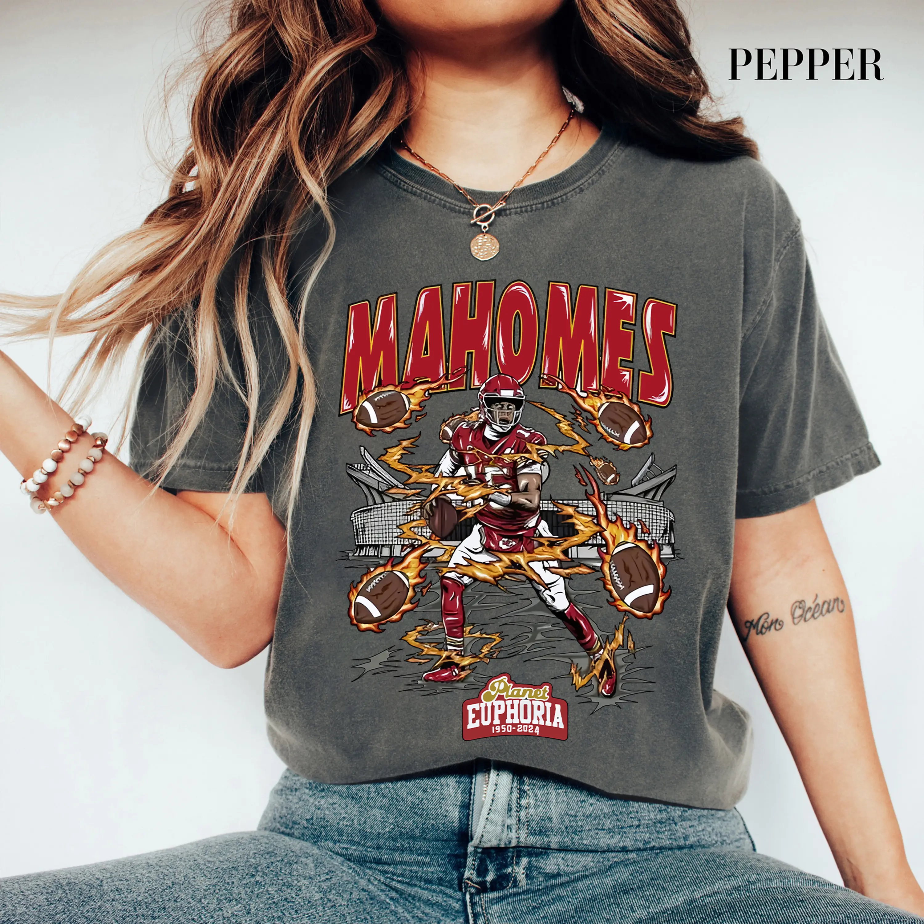 Mahomes Football Player Unisex T-Shirt 100% Cotton Football Sweatshirt Kansas City Football Team Hoodie Comfort Cotton, Menswear Womenswear