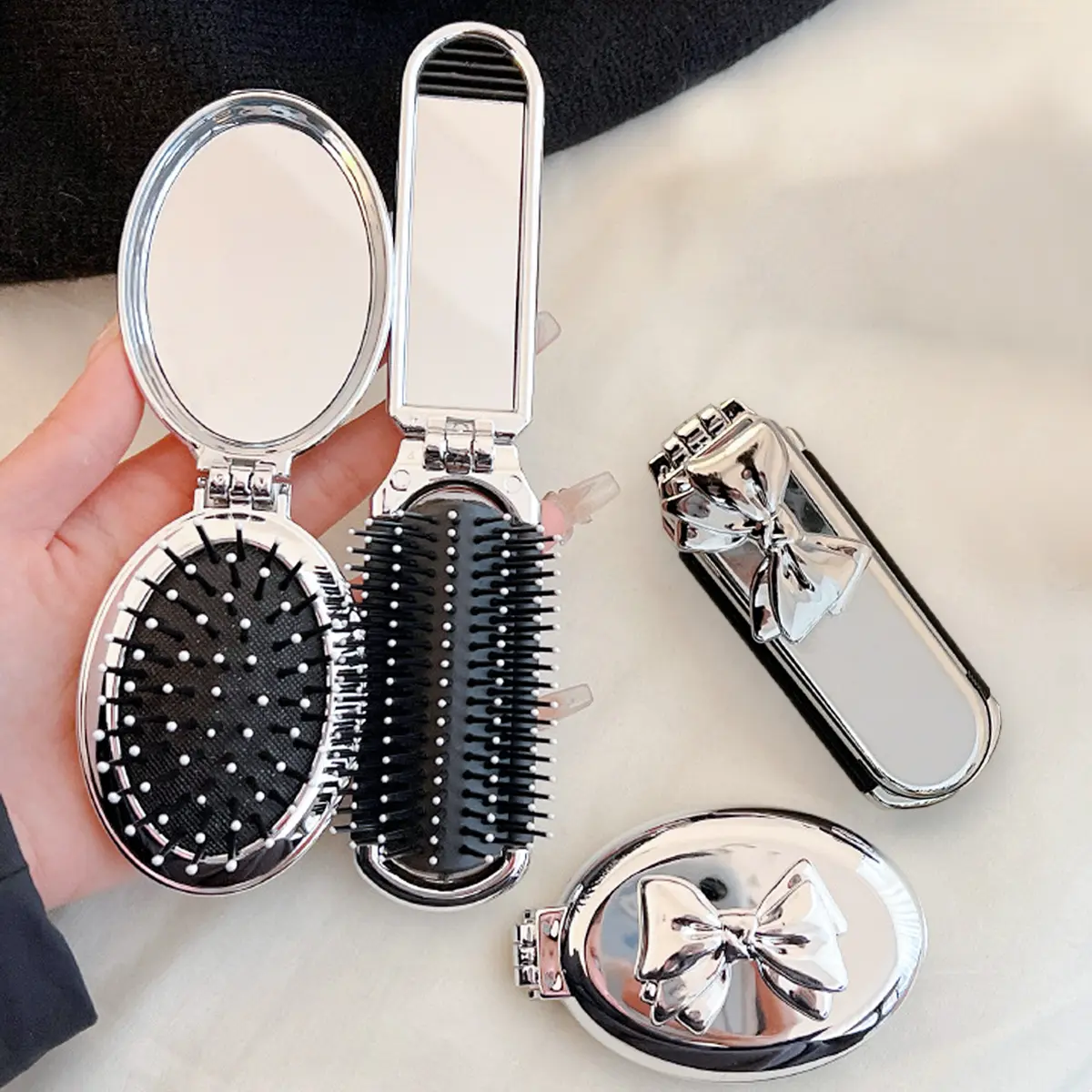 Portable Foldable Hair Styling Combs with Comb Design, Makeup Mirror, Travel-Ready Air Cushion, Ideal for Daily Use, Women's Gift and Hair Styling Tools