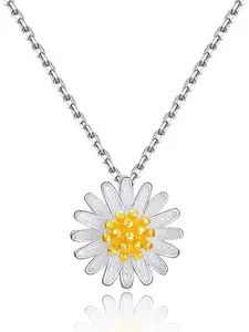 Elegant Daisy Necklace Jewelry, Perfect Gift for Women and Girls, Versatile Fashion Accessory, Stylish Pendant Design
