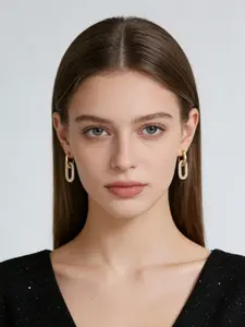 Women's Fashion Geometric Hollow-Out Long Drop Earrings, Elegant Copper Chain Design, Full-Crystal Oval Double Hoops, Trendy Niche Design with High-End Appeal, Year-Round Women's Jewelry Accessories.