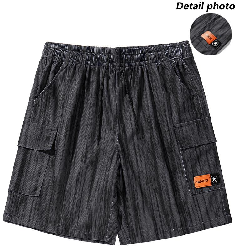 Men’s casual shorts—loose and comfortable, versatile design featuring a trademark graphic, elastic waistband with drawstring, American retro style, suitable for all seasons, ideal for outdoor leisure activities.