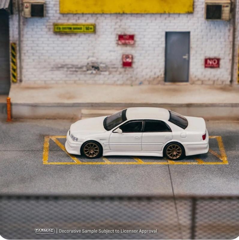 TARMAC 1:64 SCALE VERTEX TOYOTA CHASER JZX100 WHITE METALLIC