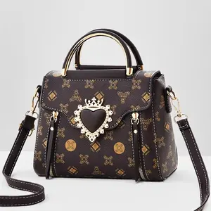 Mini Heart-Shaped Women’s Shoulder Bag - Stylish Floral PU Handbag with Golden-Tone Hardware & Detachable Crossbody Strap, Multiple Compartments, and Diamond Pattern Design in White/Black/Green, Small Purse