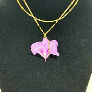 Doble moradita , collar con orquídea natural en resina  Fashion Accessories / Costume Jewelry & Accessories / Necklaces • collares; de; orquideas
