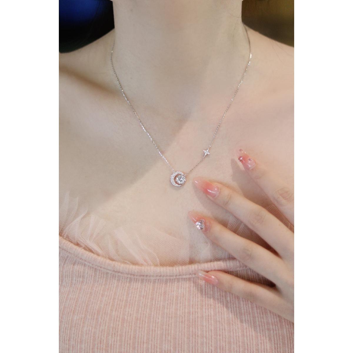 Luxury Moon & Star Shine Pendant Necklace for Women, Sophisticated Celestial Statement Neck Accessory, Premium Craftsmanship, Timeless Design for Formal Daily Wear, Trending Jewelry Gift