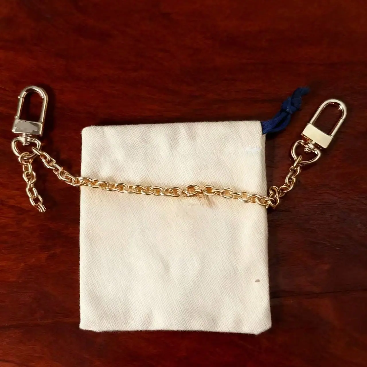 Chain Detailing Keychain with Contemporary Floral Pattern, Leather Wristlet & Bag Strap Converter with Detachable Clips, Gift Ready for Men & Women, Chain Detailing Keychains, Contemporary Keychains