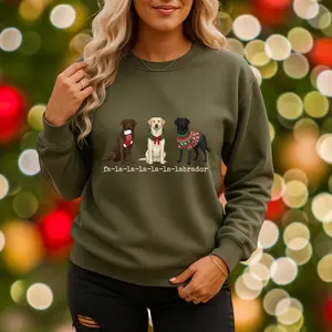 Labrador Christmas Festive Dog Sweatshirt: Perfect for Pet Lovers, Holiday Gift, Cozy Layer, Christmas Apparel, Lab Lovers Casual Cotton
