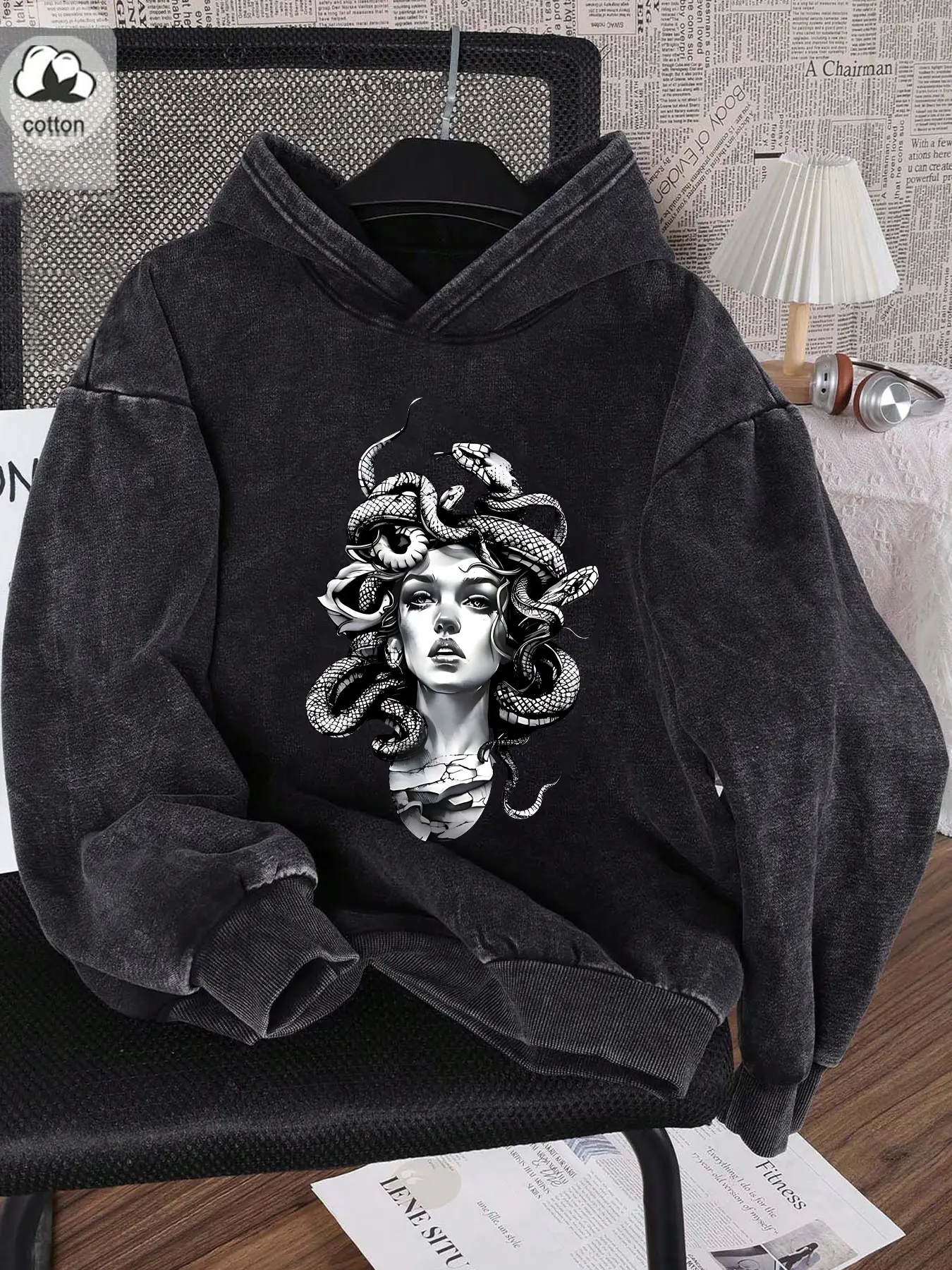 Men's Casual Hooded Sweatshirt, Pullover, Greek Medusa Graphic Print, Dark Retro Style, Classic, Aesthetic, Long Sleeve, Long, Cotton Fabric, Soft, Loose Fit, Streetwear, Art Exhibition