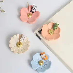 Cute Flower Shaped Incense Holder with Animal Figurines, Resin Incense Burner Tray, Zen Decor for Home, Yoga Studio, Spa, Unique Japanese Style Zen Ornament Gift