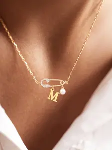 Women's Elegant Letter Pin Round Pearl Pendant Necklace, Stainless Steel Chain, Fashion Jewelry for All Seasons