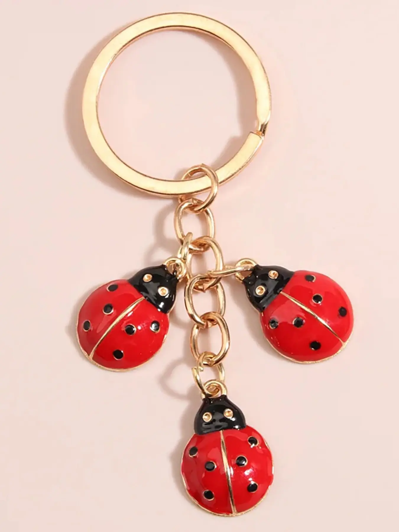 Cute Ladybug Keychain, Enamel Bug Pendant, Perfect for Bags & Backpacks, Lucky Insect Charm, Ideal Gift for Women & Girls, Cute Keychain Accessory
