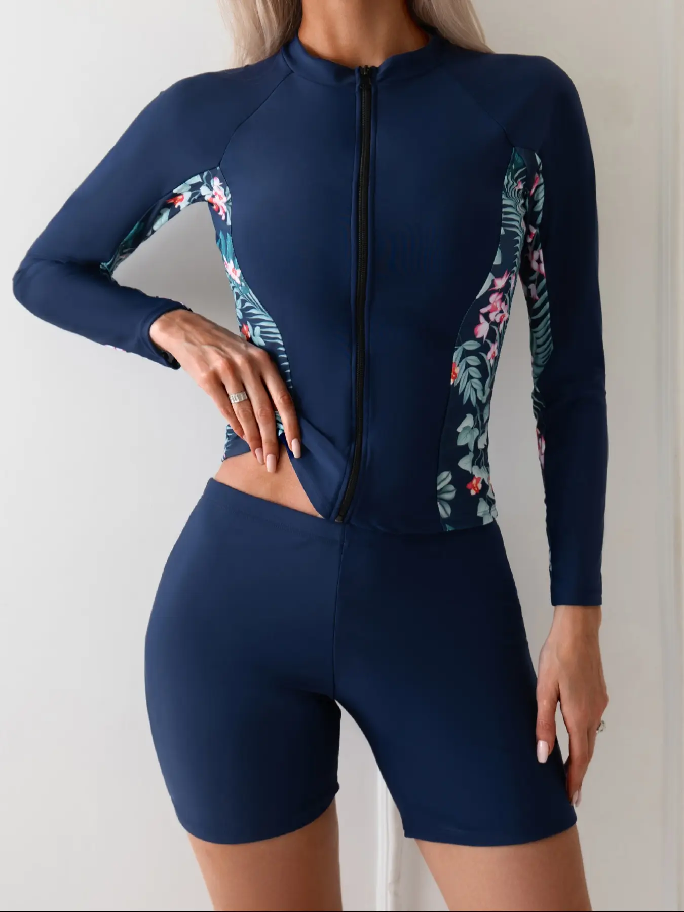 Women's Two-Piece Surfing Suit Swimsuit, Stylish Beachwear Outfits for Women, Comfortable and Durable Swimwear for Summer, Modest Swimming Wear, Tankini Sets