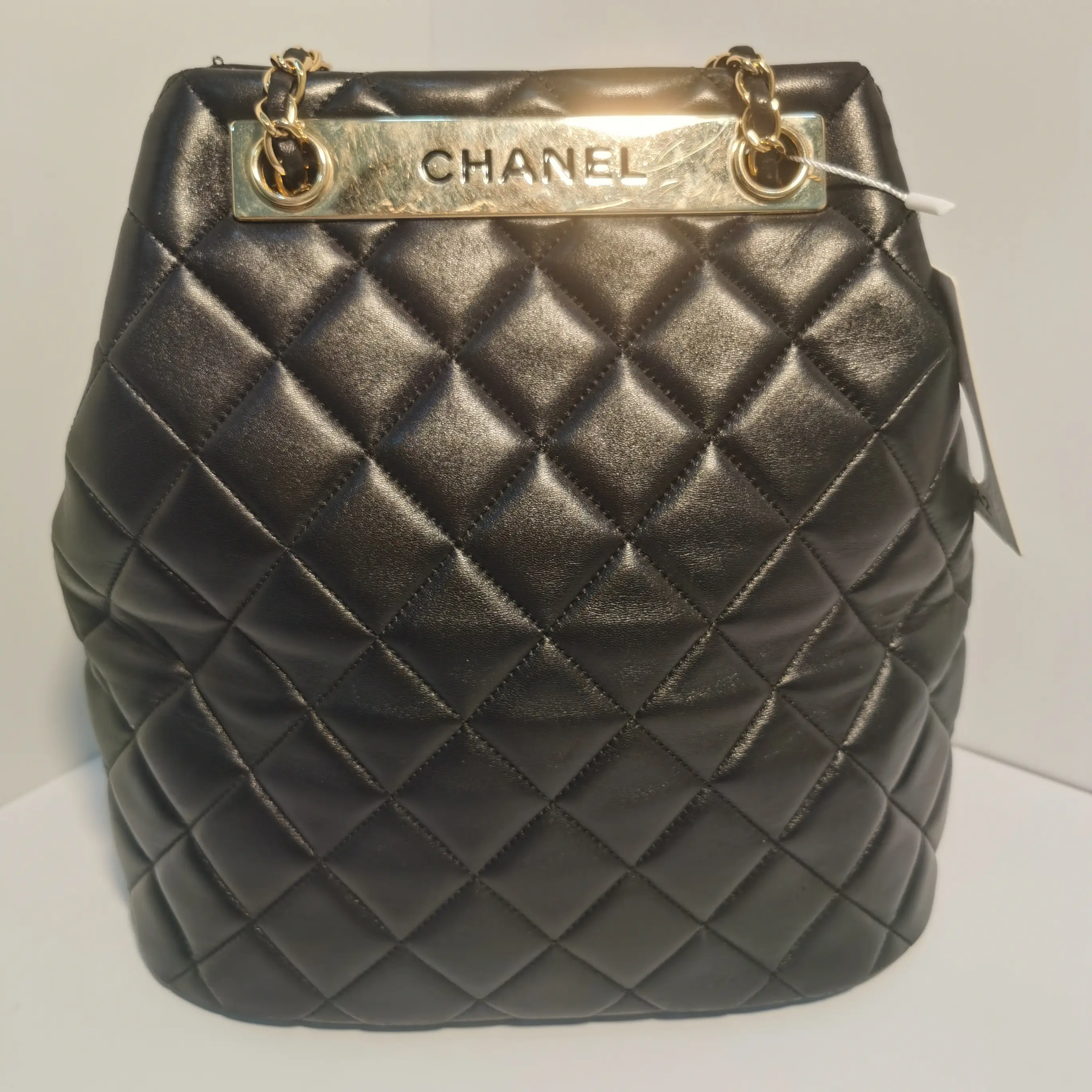 Pre-owned CHANEL 2017Authentic Black Lambskin Quilted Backpack with Gold Tone Metal Plaque & Chain hk