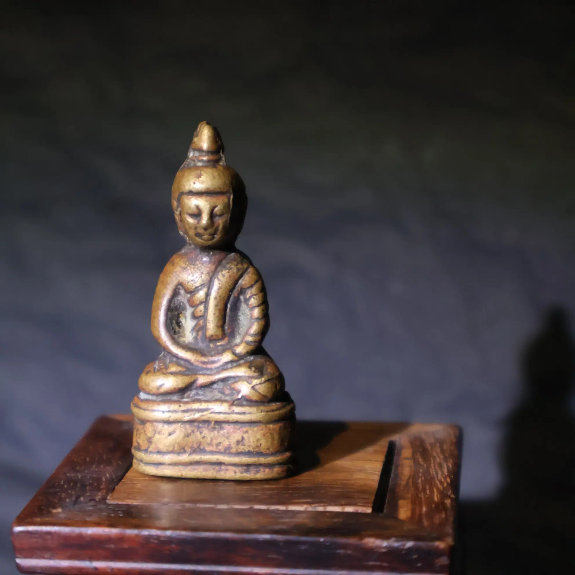 Alloy copper Amitabha Buddha 16th century wearable accessory