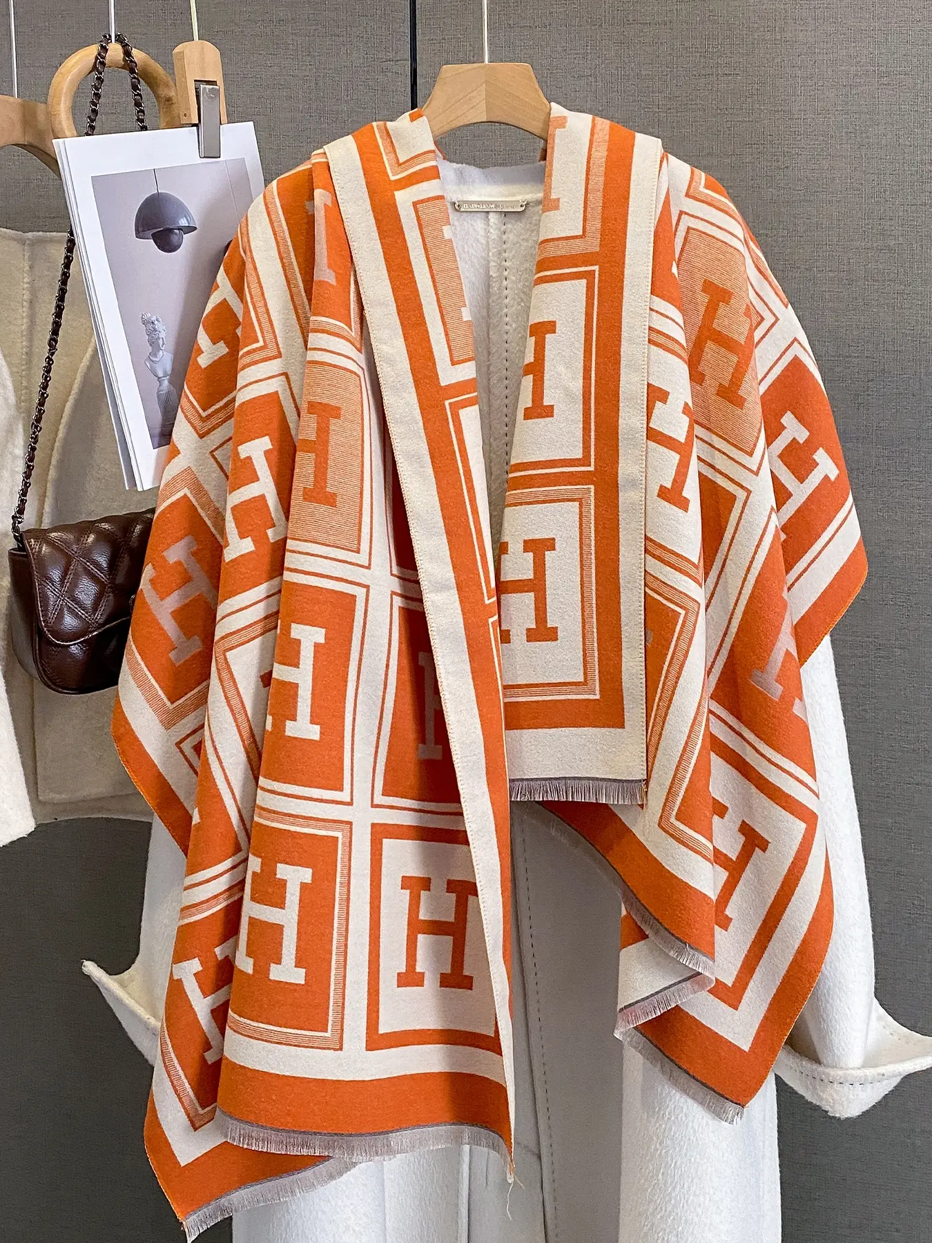 Women's H Letter Jacquard Scarf Shawl, Fall Winter Fashion Warm Accessory, Outdoor Travel Dating Decoration, Stylish Knit Wrap