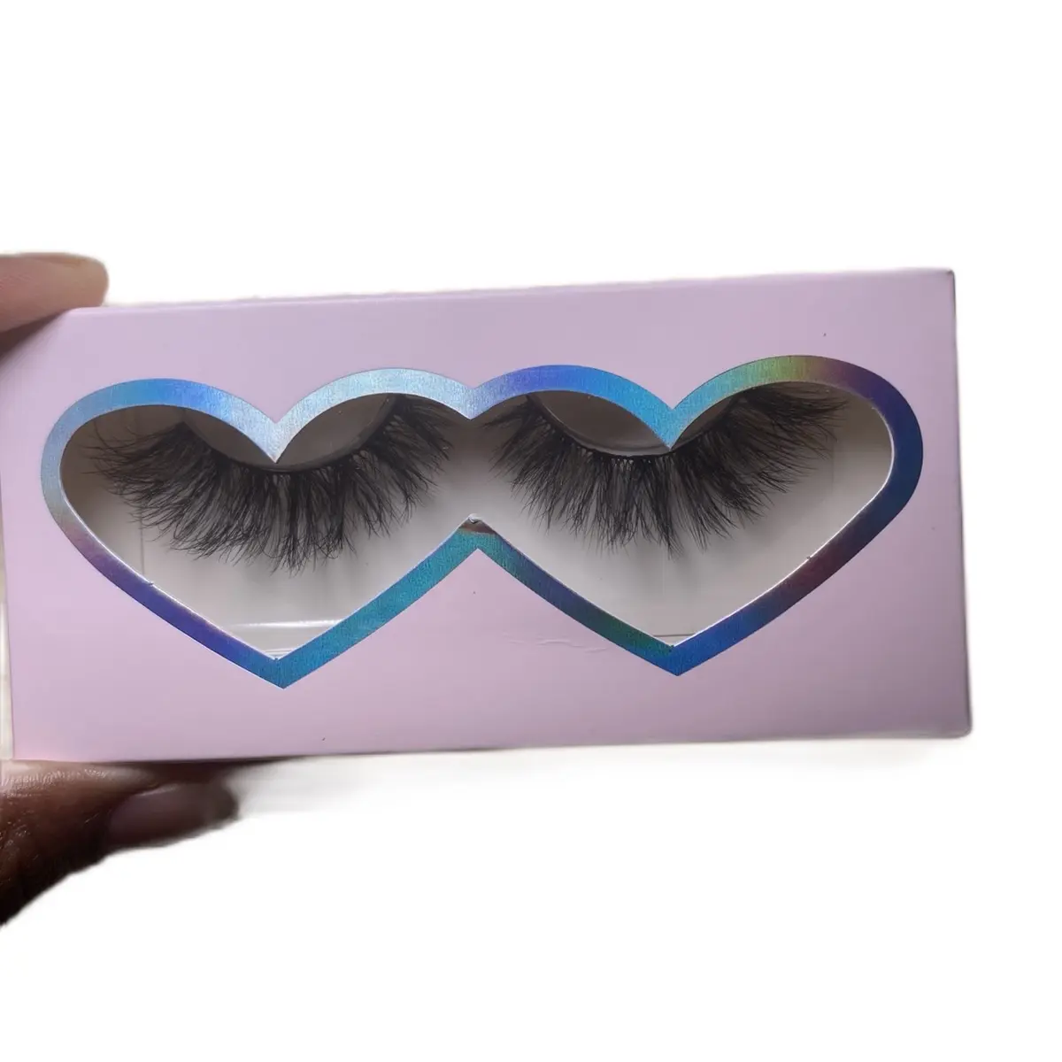 Diva Lashes - Long and Voluminous Eyelashes for a Flawless Look