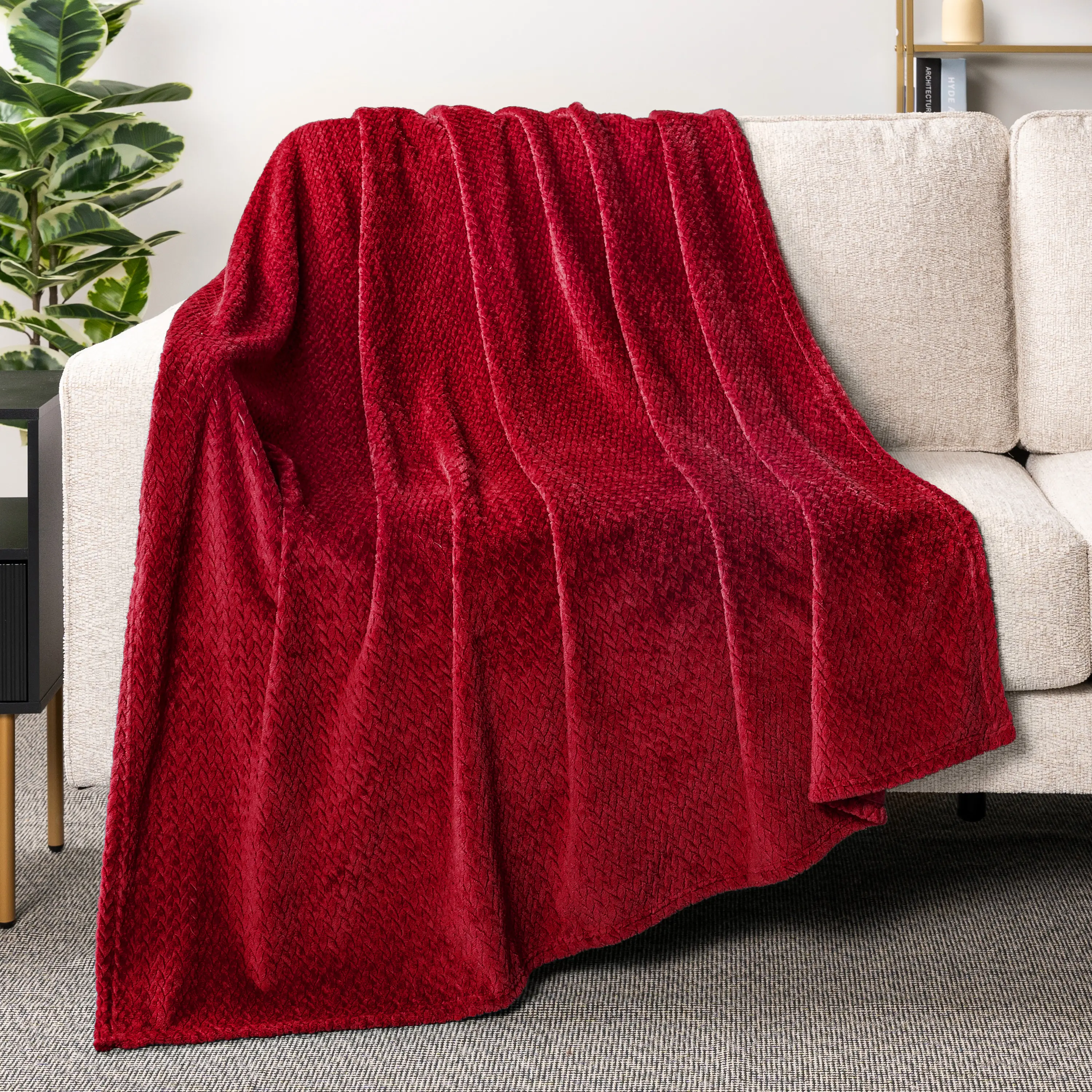 PAVILIA Soft Fleece Throw Blanket for Couch, Lightweight Plush Warm Blankets for Bed, Fuzzy Cozy Flannel Blanket Throw for Sofa, Travel, Jacquard Pattern