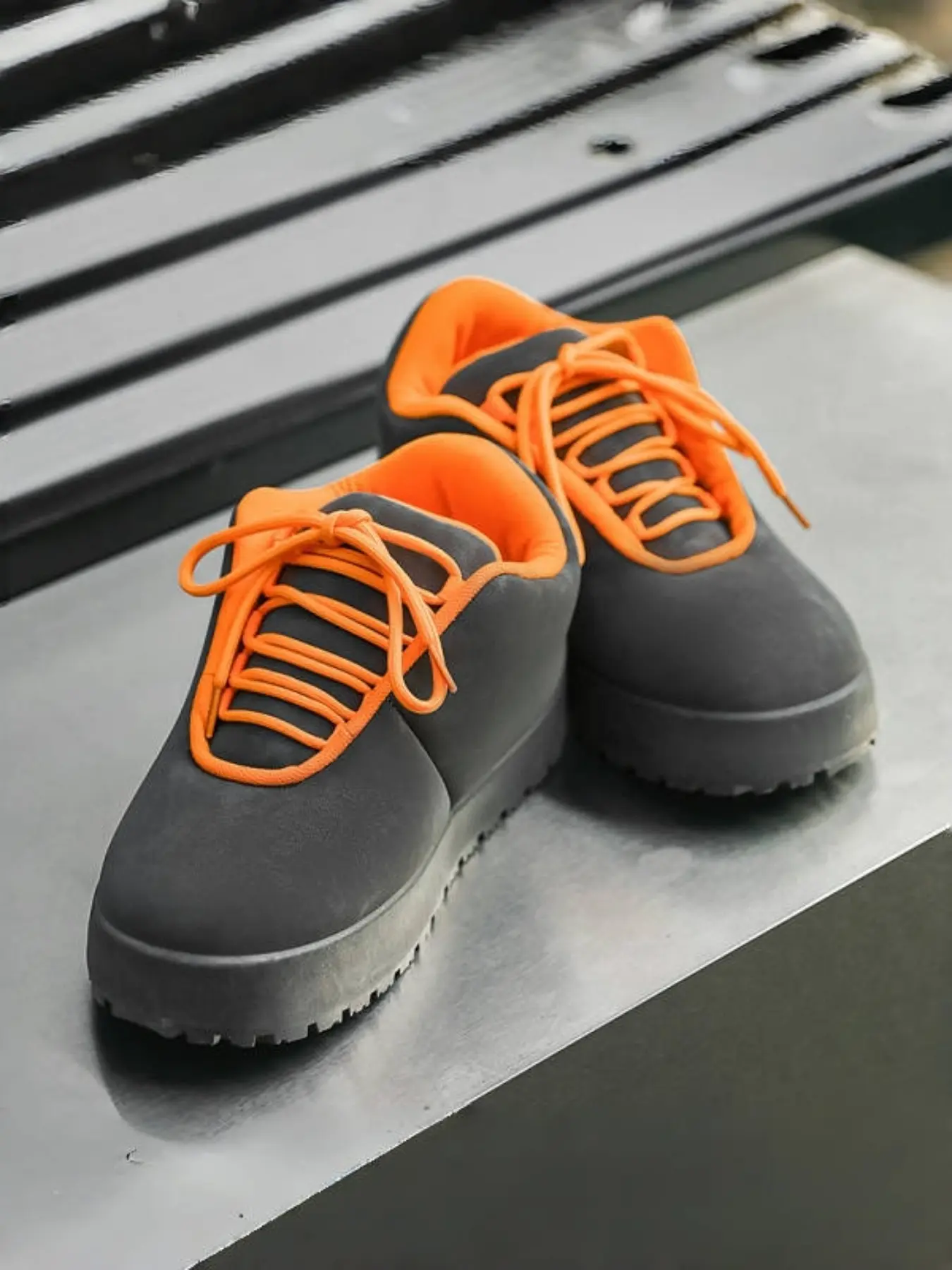Men's Elevate Comfortable Trendy Shoes, Thick Sole Design, Colorblock Aesthetic, Plush Material, Bright Laces, All-Season Casual Style, Sports Shoes, Casual Sneakers