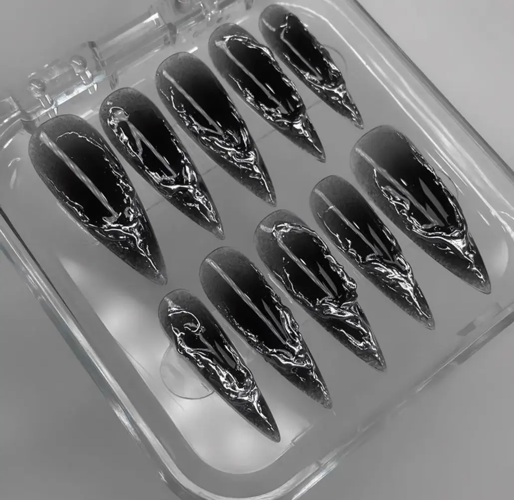 Luxury Chrome Press On Nails, Handmade Gothic-Inspired Nail Art, Y2k Nails, Trendy Chrome on Fake Nails, Goth press on nails, Gothic nails