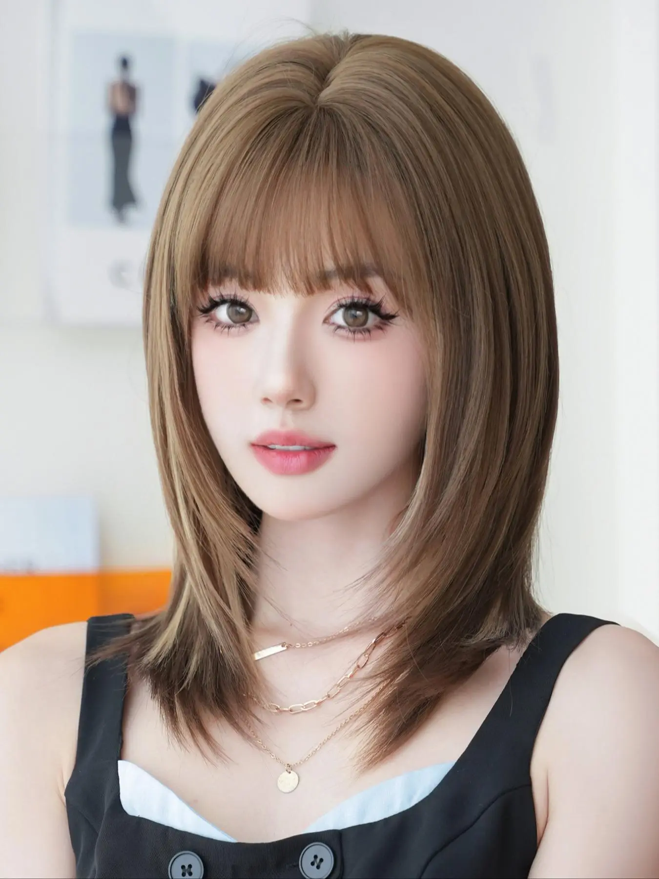 18 Inch Straight Layered Cut Wigs for Women, Straight Hair Wig, Gorgeous Fashion Fluffy Wigs with Bangs, Synthetic Full Machine Wigs for Party, Daily Use