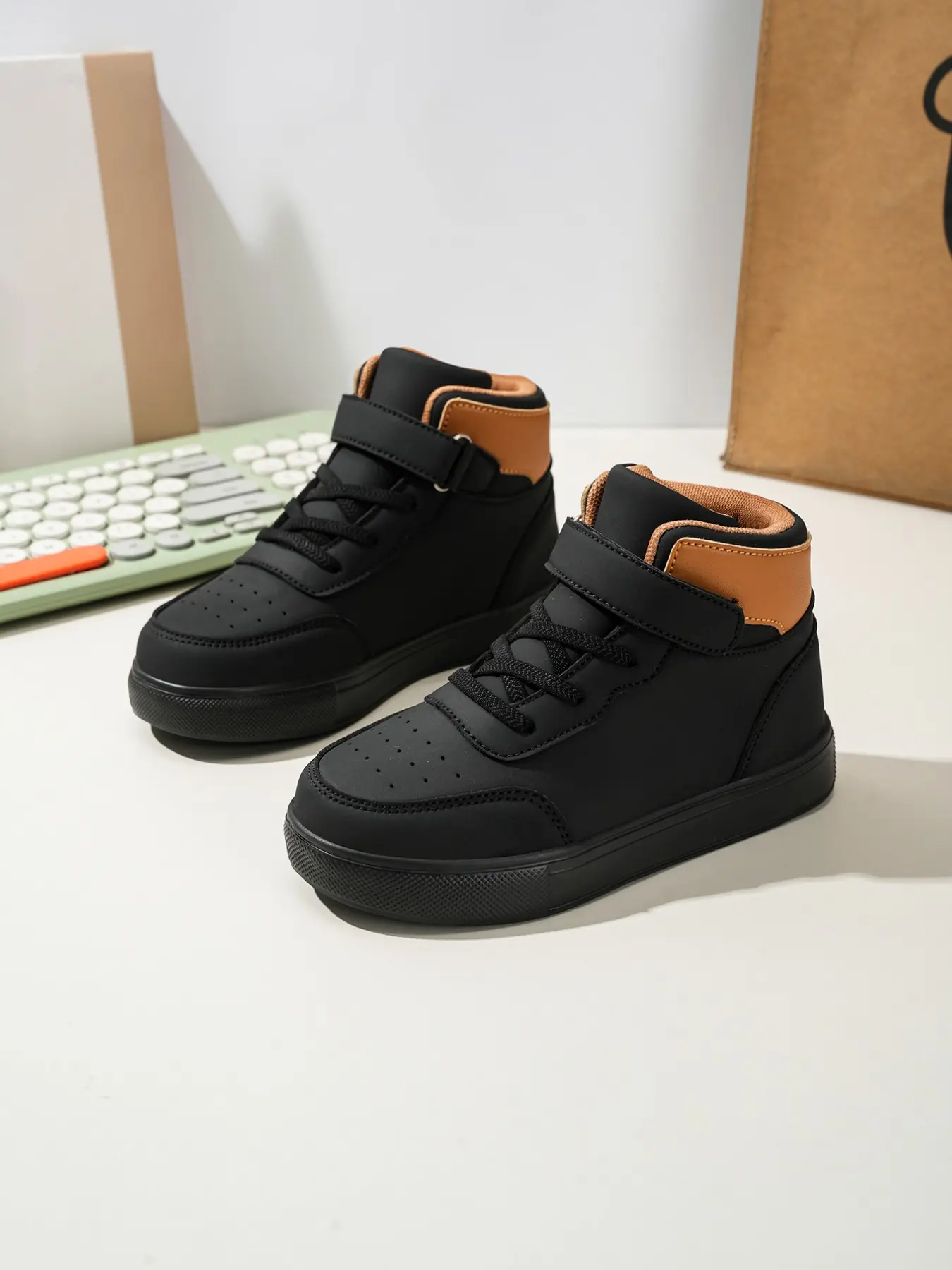New Kids Comfortable High-Top Velcro Closure Thick Soled EVA Casual Sports Shoes, Shock Absorbing Hiking Sneakers, Fashion Campus Walking Shoes for Students