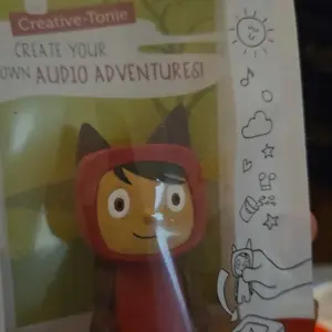 Purple with Medium Hue Creative-Tonie