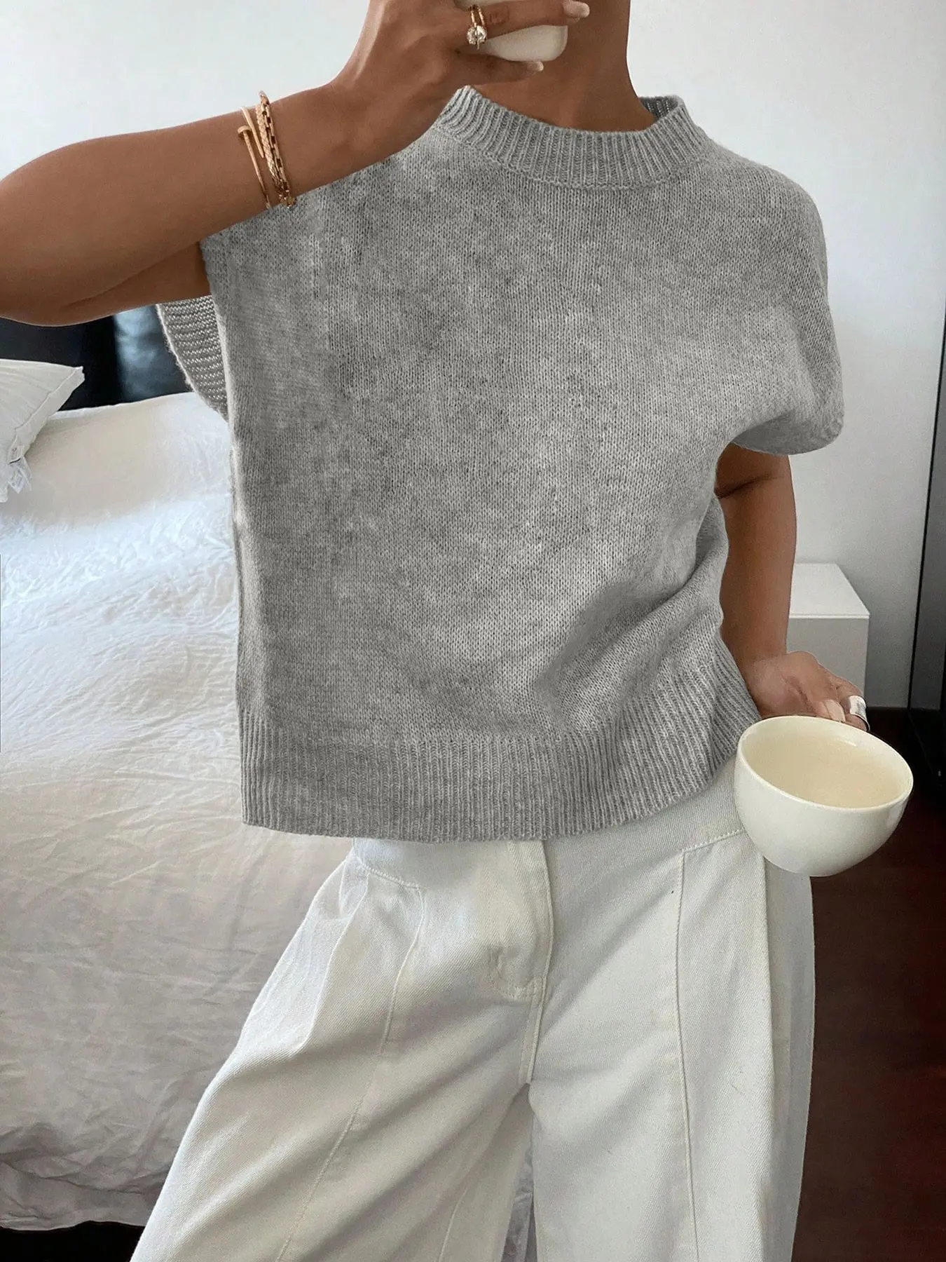 Women's Round Neck Solid Color Loose-Fit Basic Casual Fashion Soft Breathable Knitwear Vest for Spring, Versatile and Comfortable
