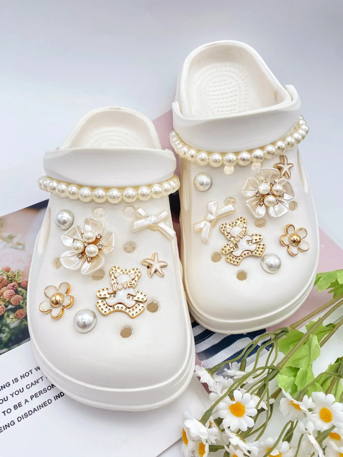 16 Piece Abs Pearl Chains Set, Camellia Stars Letters Bear Bow Five-Petal Flower, DIY Shoe Clips Accessories for Women Sandals Slippers Beach Bags, Croc Charm Set, Bling Shoe Charms, Decorative Shoe Accessories, Shoe Decoration Charms