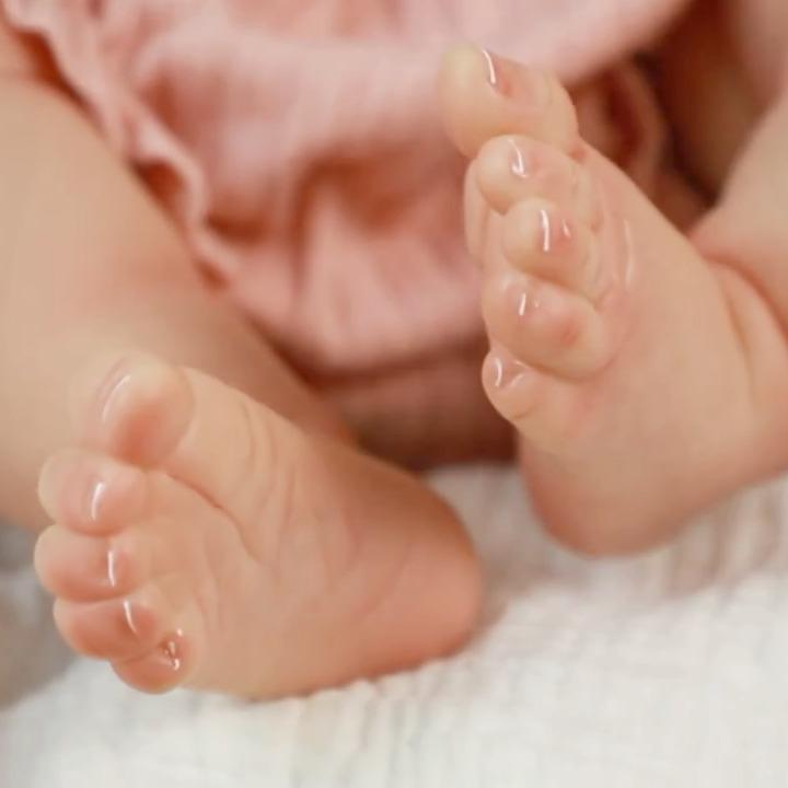 Peaches Reborn Baby Doll 20 Inch Soft Vinyl Realistic Newborn Dolls Lifelike Baby Dolls Clothes and Accessories for 3+ Year Old Girls