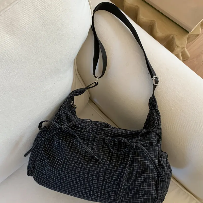 Fall/Winter A simple, versatile single shoulder crossbody bag, Fashion shoulder bag, adjustable, personalized crossbody bag, retro armpit bag, suitable for casual daily shopping, dating occasions