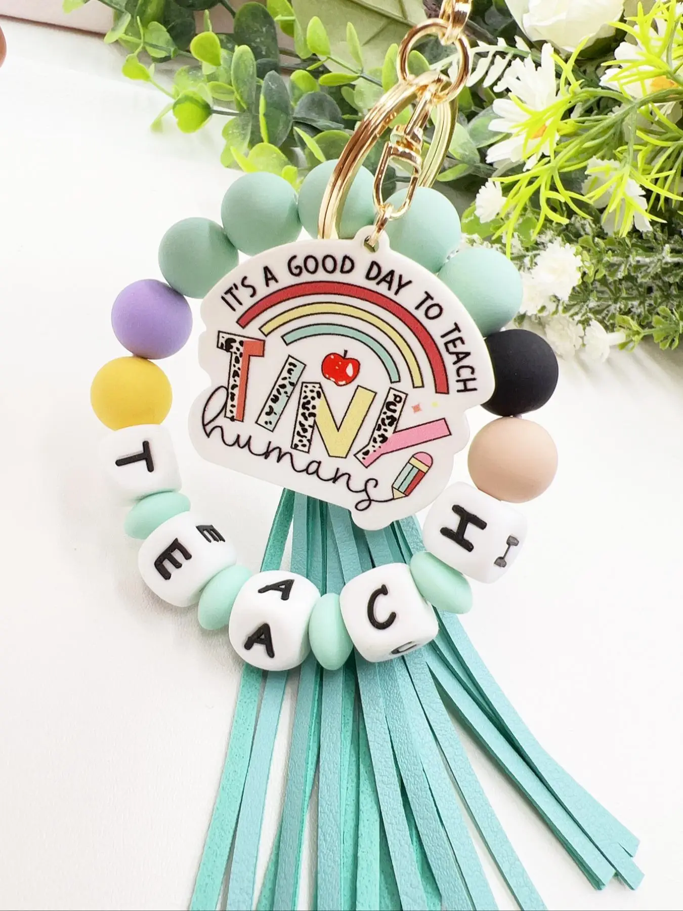 Creative Letter Pattern Tassel Decor Metal Keychain, Beaded Bracelet Decor Key Ring, Fashionable Keychain for Men & Women