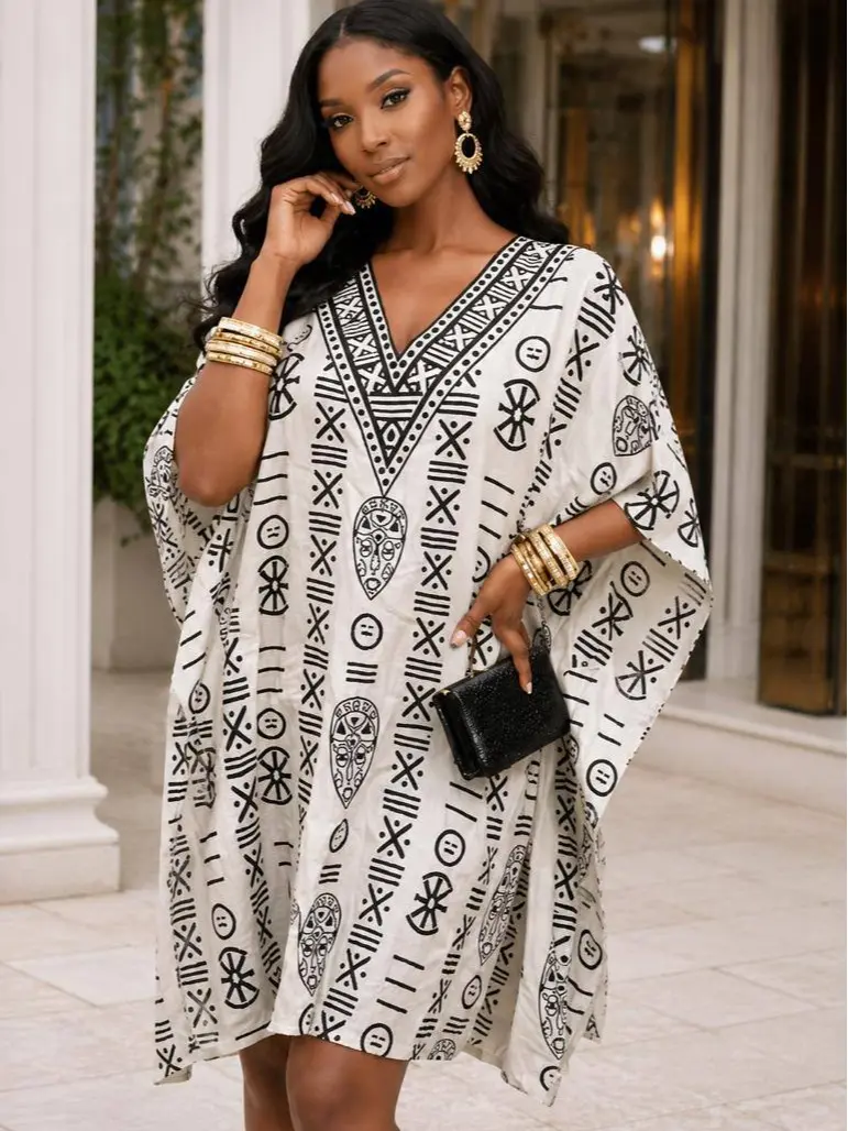 Elegant White African Kaftan for Women | Loose-Fit Mudcloth Print Boubou Dress | Luxury Modest Caftan, Oversized, African Fashion