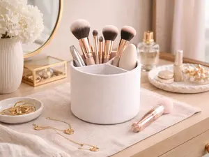 3D Printed Makeup Organizer – Modern Brush Holder for Cosmetics and Beauty Tools