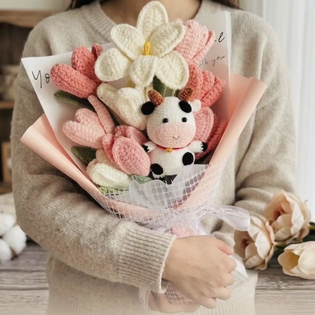 Handmade Knitted Tulip Cow Doll Bouquet, Mother's Day Gift, Friend Lover Grandmother Party Gift, Artificial Flower Arrangement, Memorial Day Present with Packaging