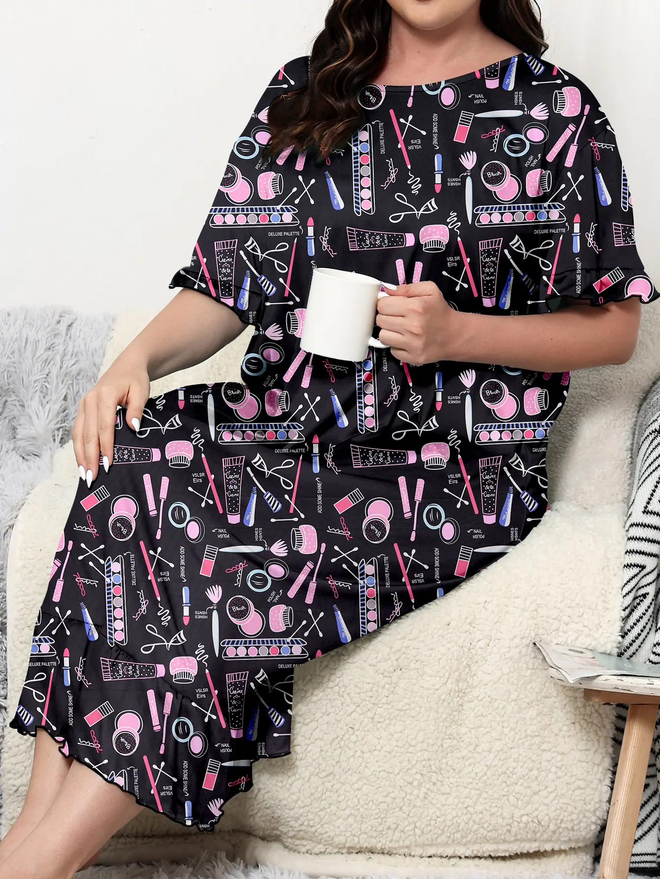 Large women's pajamas short sleeved round neck casual and fashionable nightgown