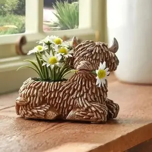 Highland Cow Flower Pot - A Stylish & Adorable Planter for Succulents or Herbs, the Perfect Rustic Gift for Garden Lovers
