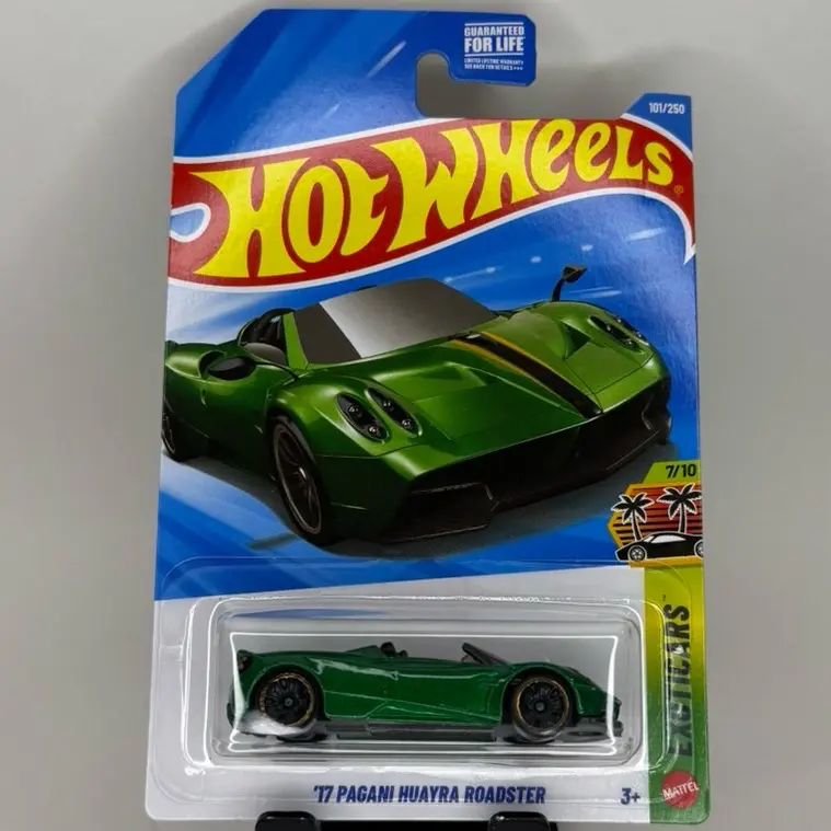 Hot Wheels ‘17 Pagani Huayra Roadster