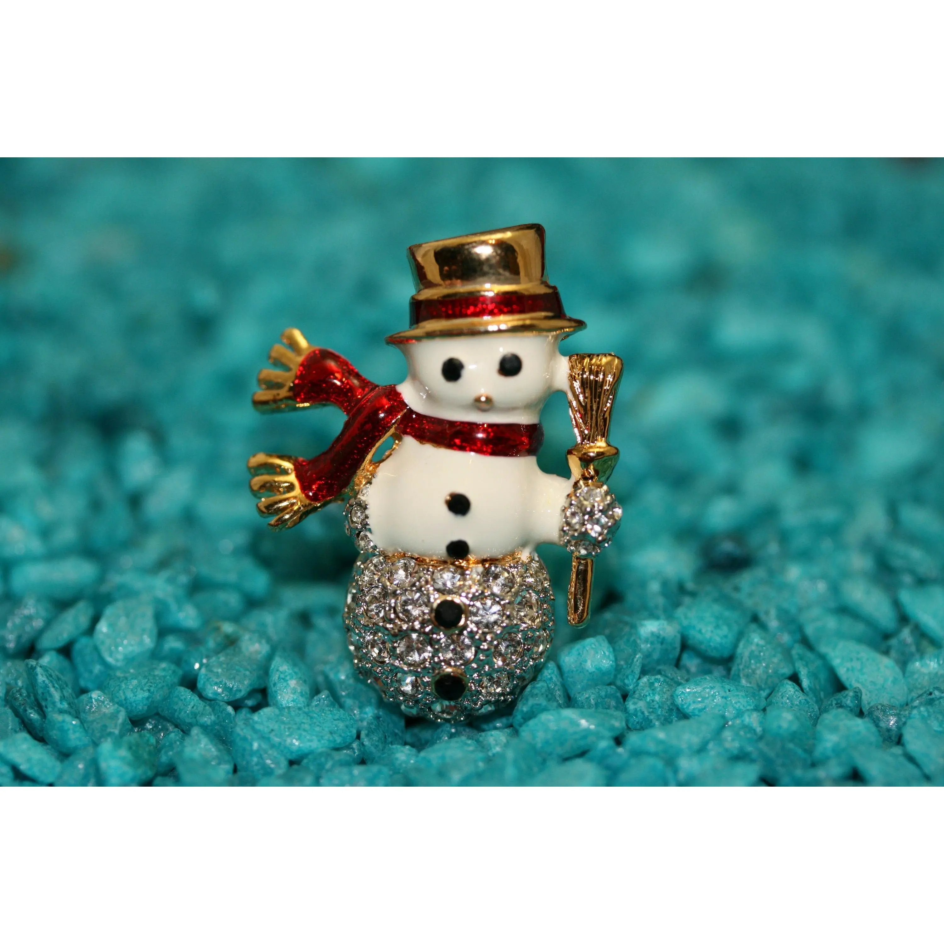 Fashion Snowman Brooch Pin with Crystal Accents, Elegant Holiday Jewelry, Gift for Close Friends, 1.5" H x 1" W, Snowman Design, Holiday Parties, Figure, Festive Look, Christmas, 1.5X1 In, Party