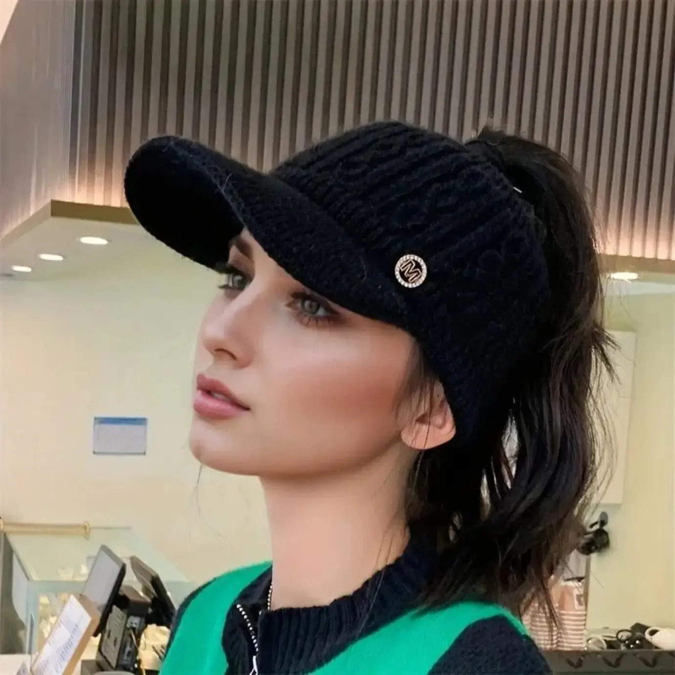 Unisex Knit Fabric Ponytail Visor Hat Accessory, Textured Cable-Knit Baseball Cap with Open Back, Stylish Winter Outdoor Wear for Casual Daily Use