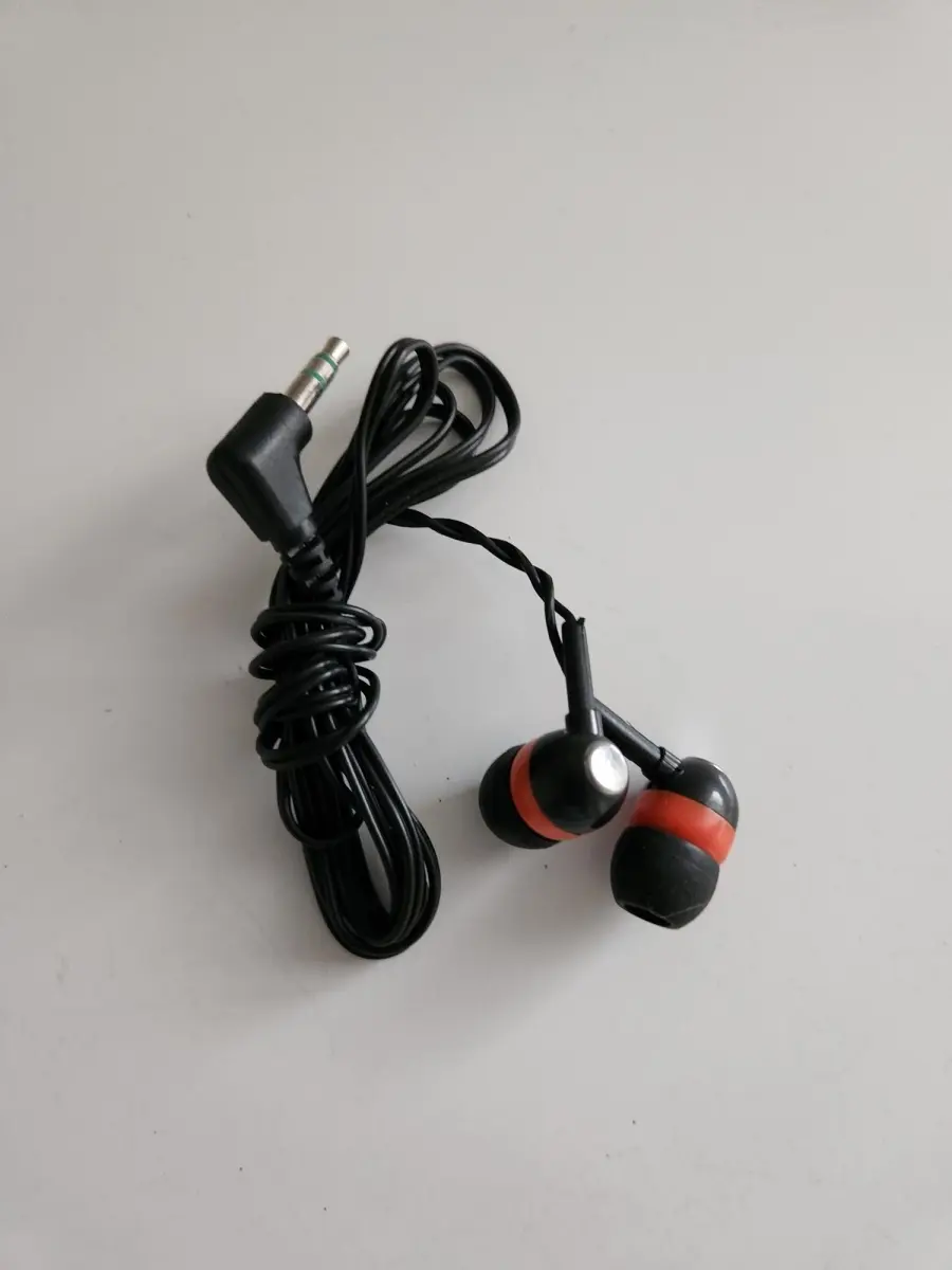 InflightDirect ANG EArbuds InflightDirect ANG earbuds with silicone eartips and 3.5mm plug