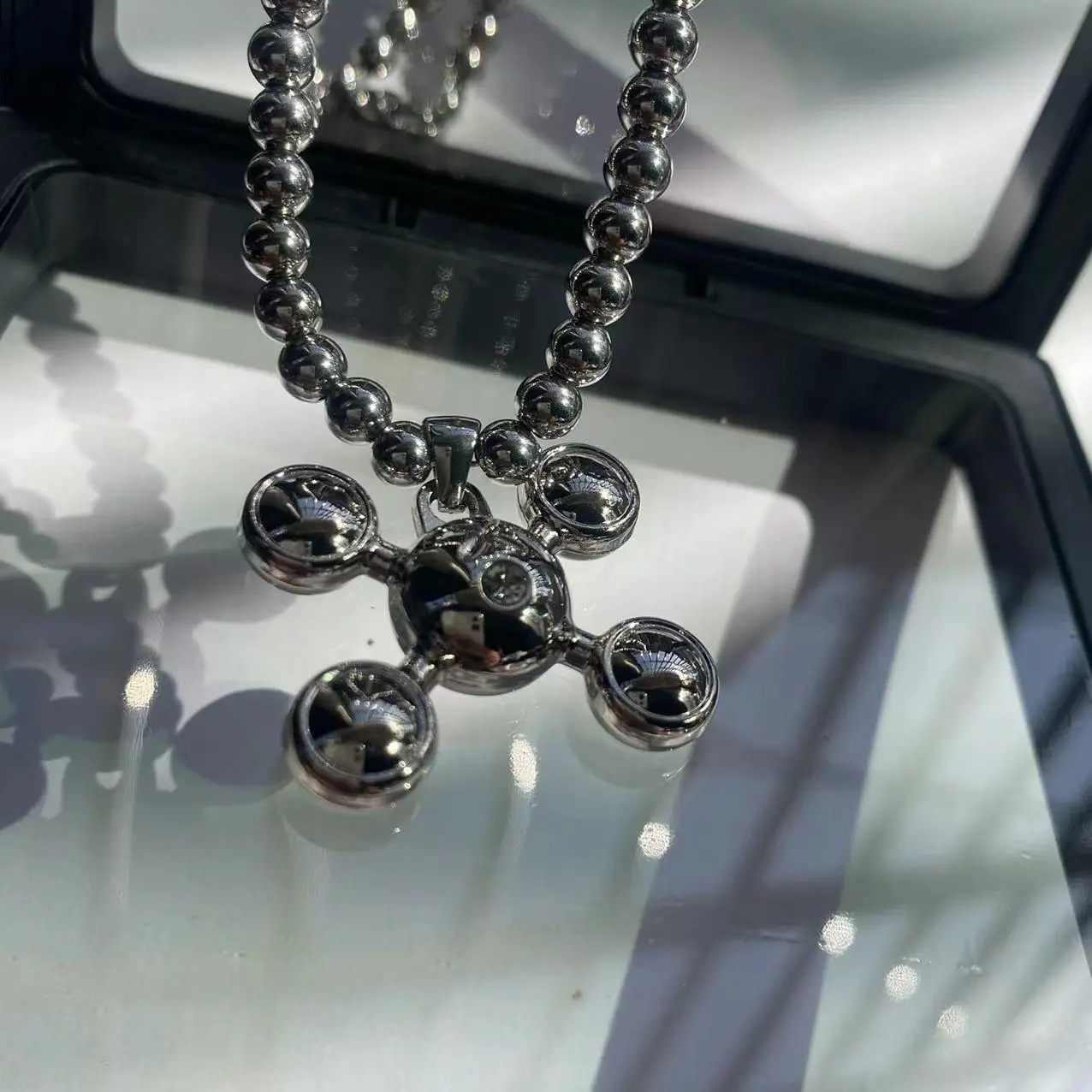 Fashion Four-corner Ball Pendant Necklace Personality Hip Hop Trend Niche Necklace Fine Jewelry Gifts for Men and Women Fashion Four-corner Ball Pendant Necklace Personality Hip Hop Trend Niche Necklace Fine Jewelry Gifts for Men and Women